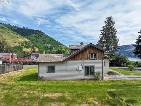 782 NE Center Street White Salmon WA 98672