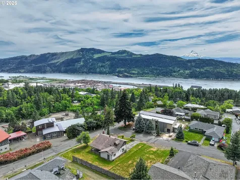 782 NE Center Street White Salmon WA 98672