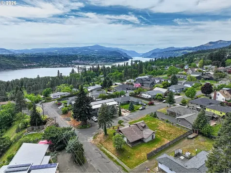 782 NE Center Street White Salmon WA 98672