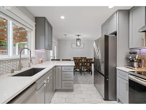 1020 SE 113th Avenue Portland OR 97216