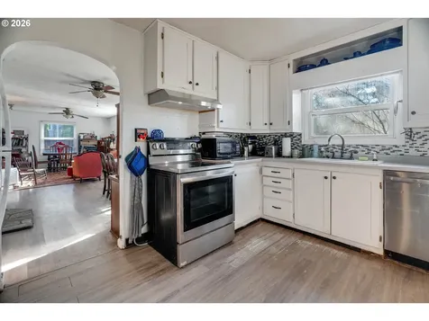16901 SE Ivon Street Portland OR 97236