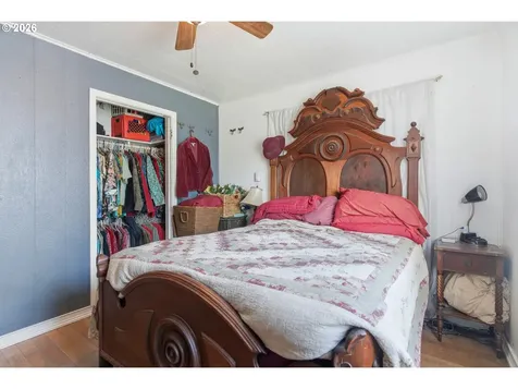 16901 SE Ivon Street Portland OR 97236