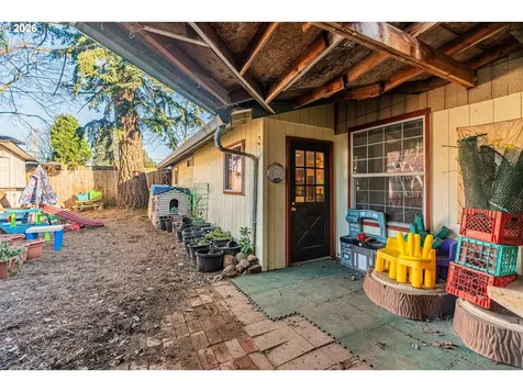 16901 SE Ivon Street Portland OR 97236