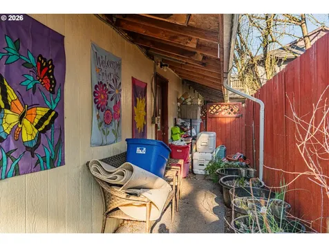 16901 SE Ivon Street Portland OR 97236