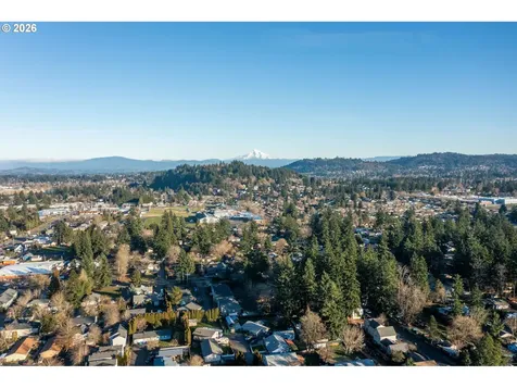 16901 SE Ivon Street Portland OR 97236