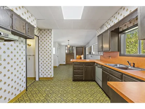21555 NE Sunnycrest Road Newberg OR 97132