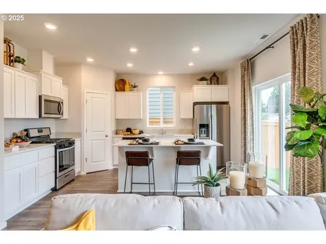 4864 Breitenbush Avenue NE Salem OR 97301