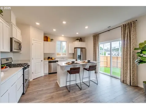 4864 Breitenbush Avenue NE Salem OR 97301