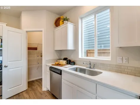4864 Breitenbush Avenue NE Salem OR 97301