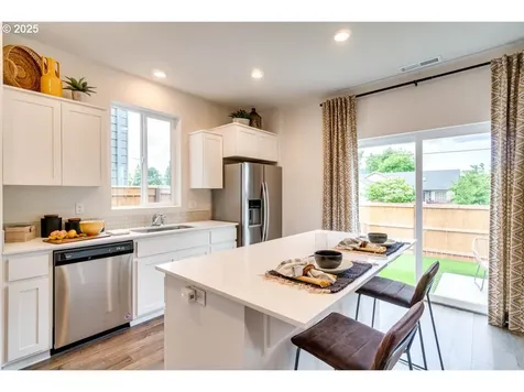 4864 Breitenbush Avenue NE Salem OR 97301