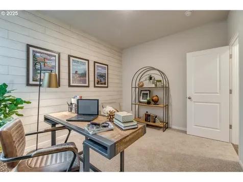 4864 Breitenbush Avenue NE Salem OR 97301