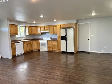 1121 Boyer Court Brookings OR 97415