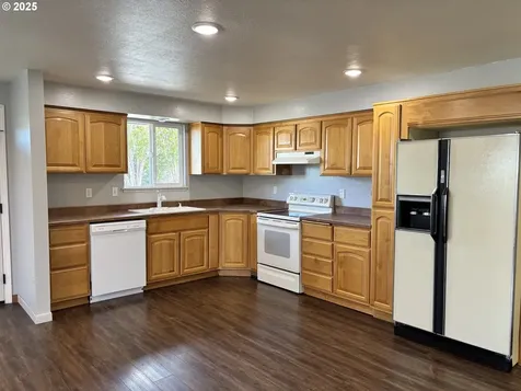 1121 Boyer Court Brookings OR 97415