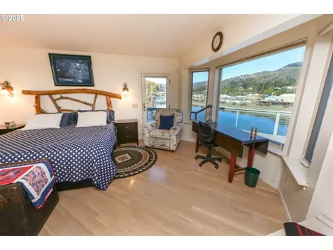 104 Sea Cliff Terrace Brookings OR 97415