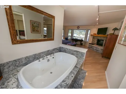 104 Sea Cliff Terrace Brookings OR 97415