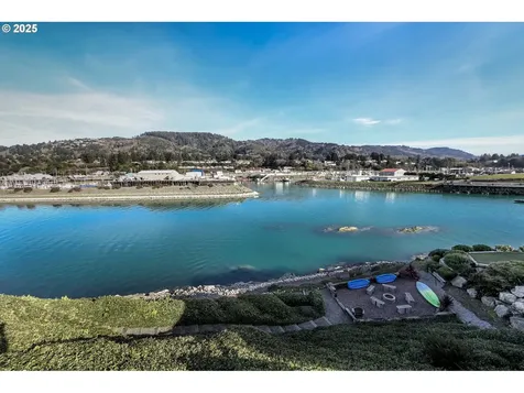 104 Sea Cliff Terrace Brookings OR 97415