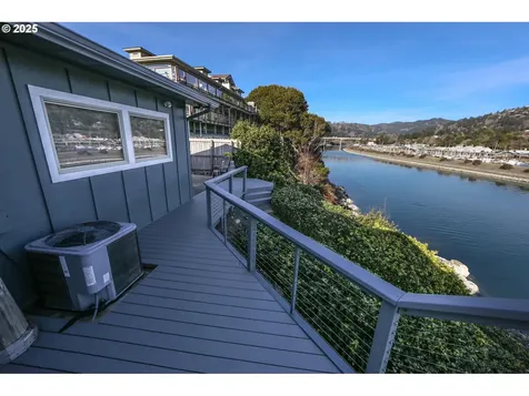 104 Sea Cliff Terrace Brookings OR 97415