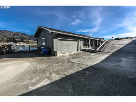 104 Sea Cliff Terrace Brookings OR 97415