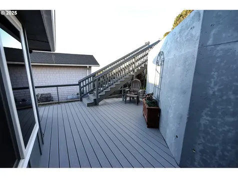 104 Sea Cliff Terrace Brookings OR 97415