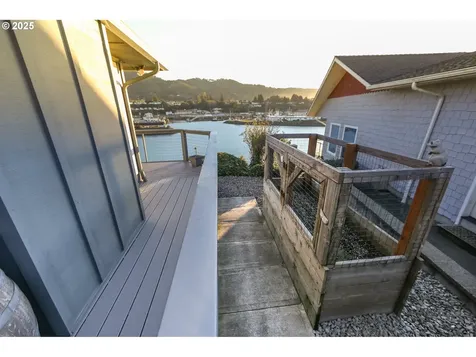 104 Sea Cliff Terrace Brookings OR 97415