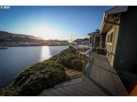 104 Sea Cliff Terrace Brookings OR 97415