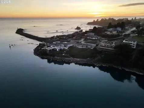 104 Sea Cliff Terrace Brookings OR 97415