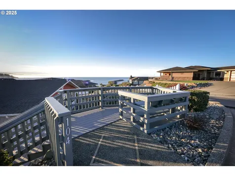 104 Sea Cliff Terrace Brookings OR 97415