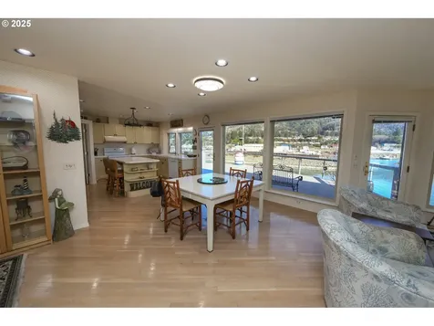 104 Sea Cliff Terrace Brookings OR 97415