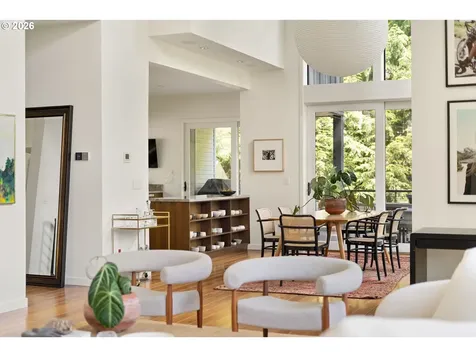 445 NW Skyline Boulevard Portland OR 97229