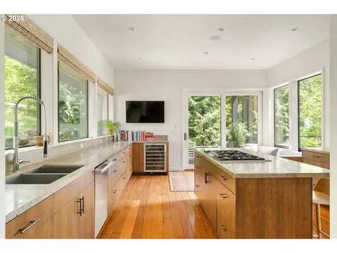 445 NW Skyline Boulevard Portland OR 97229