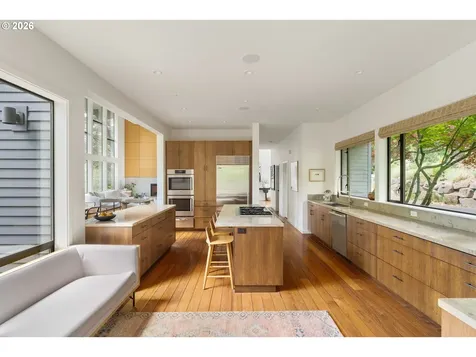 445 NW Skyline Boulevard Portland OR 97229