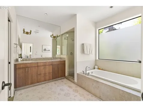 445 NW Skyline Boulevard Portland OR 97229