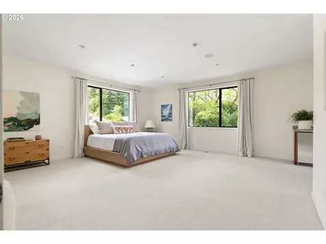 445 NW Skyline Boulevard Portland OR 97229