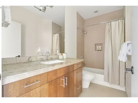 445 NW Skyline Boulevard Portland OR 97229