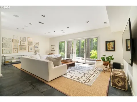 445 NW Skyline Boulevard Portland OR 97229