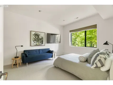 445 NW Skyline Boulevard Portland OR 97229