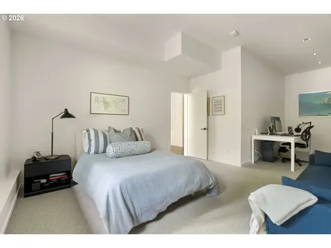 445 NW Skyline Boulevard Portland OR 97229