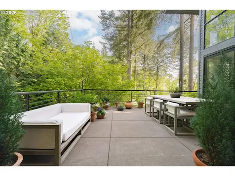 445 NW Skyline Boulevard Portland OR 97229