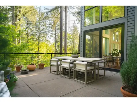 445 NW Skyline Boulevard Portland OR 97229