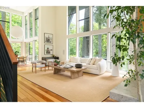 445 NW Skyline Boulevard Portland OR 97229