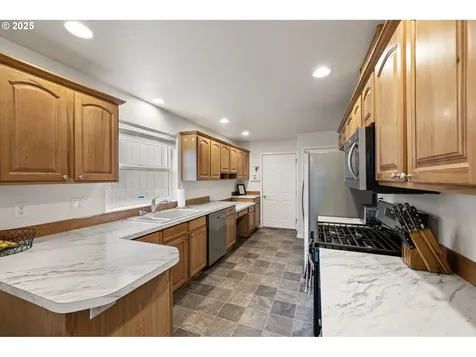 1904 S 6th Street Cottage Grove OR 97424