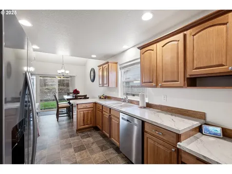 1904 S 6th Street Cottage Grove OR 97424