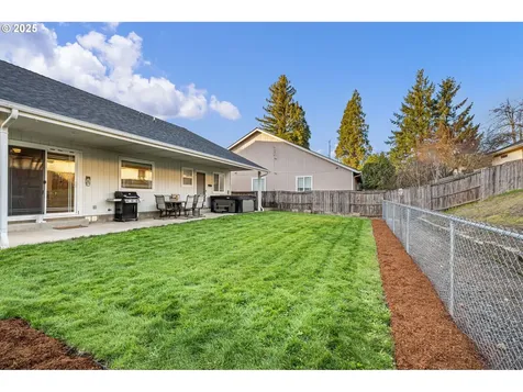 1904 S 6th Street Cottage Grove OR 97424