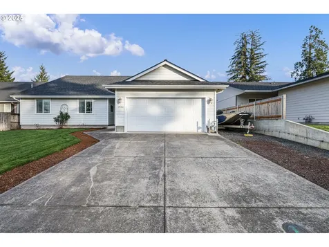 1904 S 6th Street Cottage Grove OR 97424