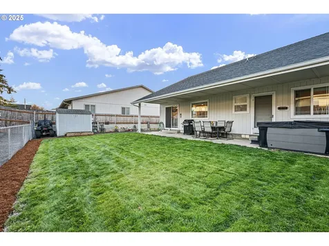 1904 S 6th Street Cottage Grove OR 97424
