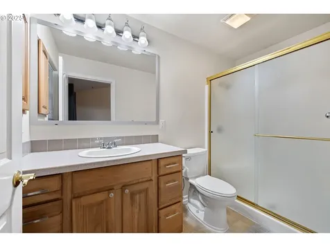 1904 S 6th Street Cottage Grove OR 97424