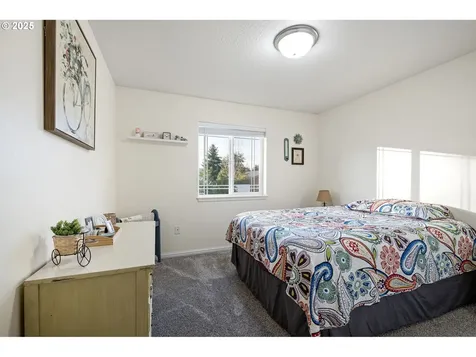1904 S 6th Street Cottage Grove OR 97424