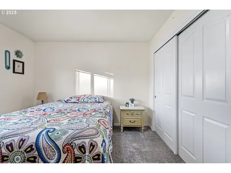 1904 S 6th Street Cottage Grove OR 97424