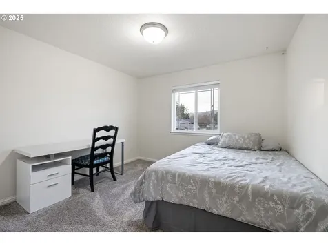 1904 S 6th Street Cottage Grove OR 97424