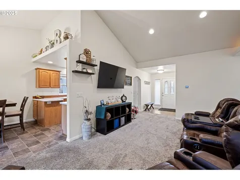 1904 S 6th Street Cottage Grove OR 97424
